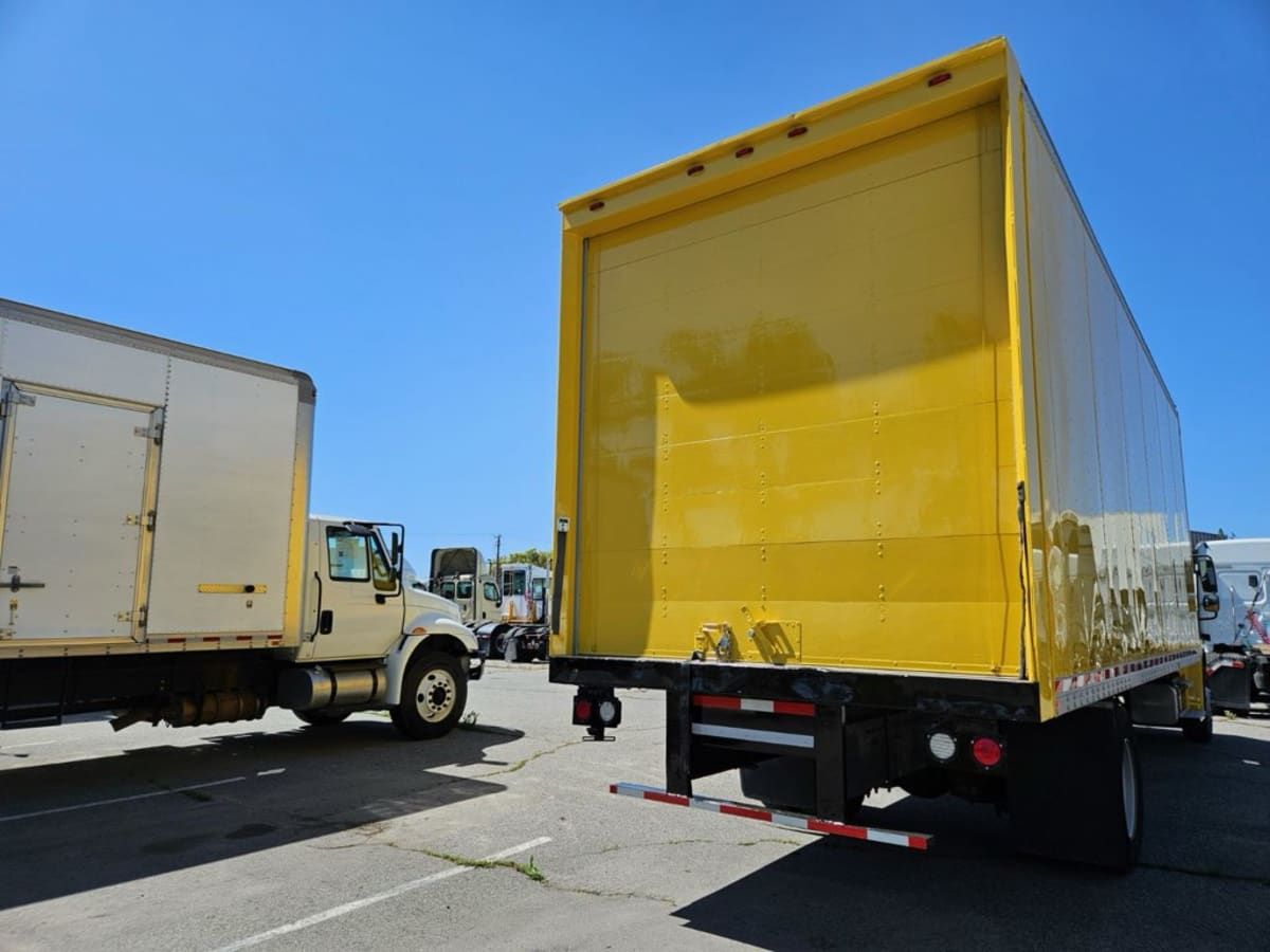 2016 Freightliner/Mercedes M2 106 649532