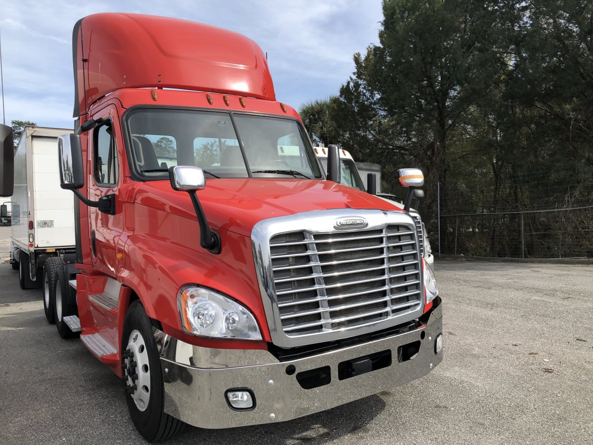 2016 Freightliner/Mercedes CASCADIA 125 649579