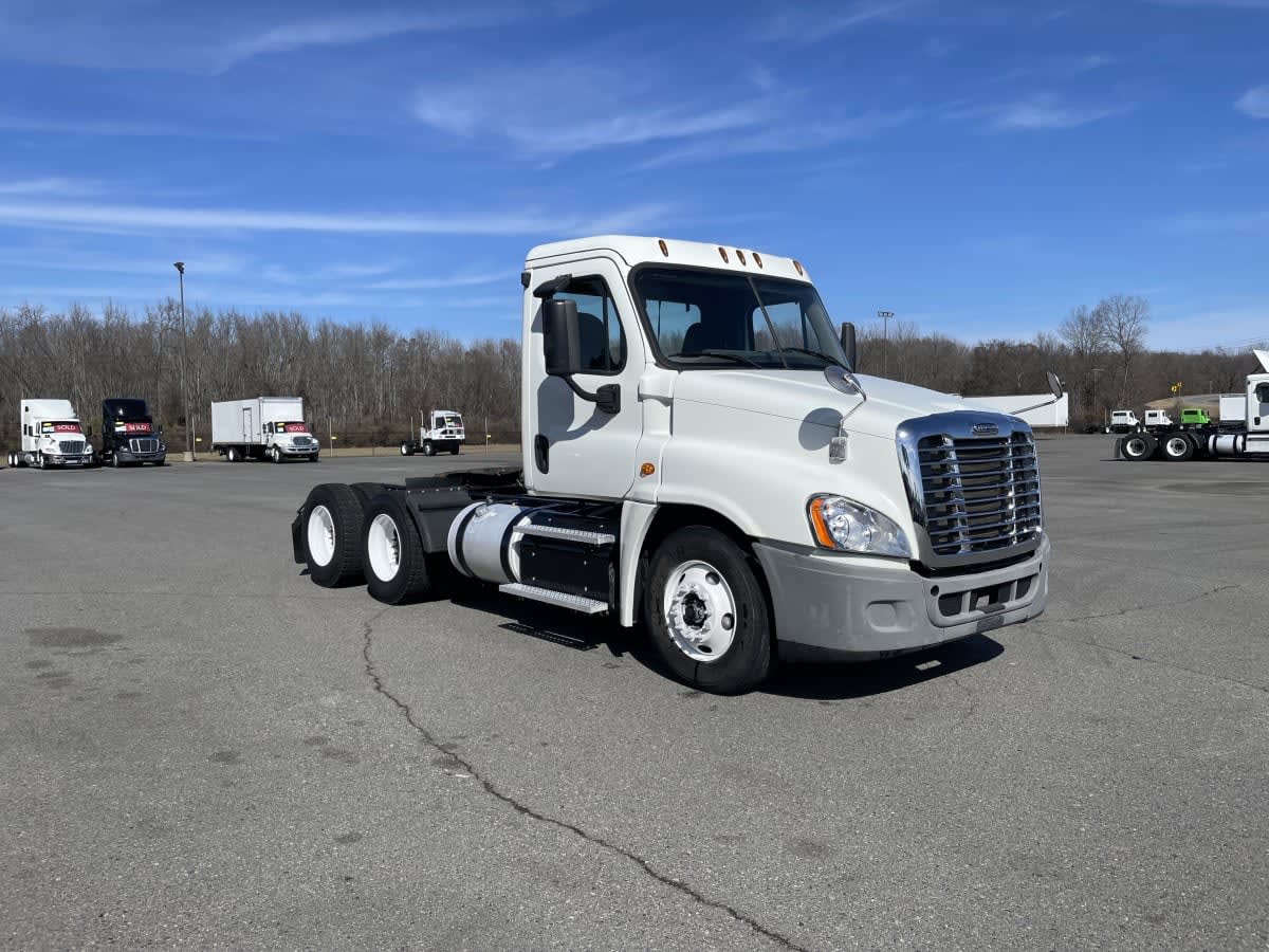 2016 Freightliner - image 3