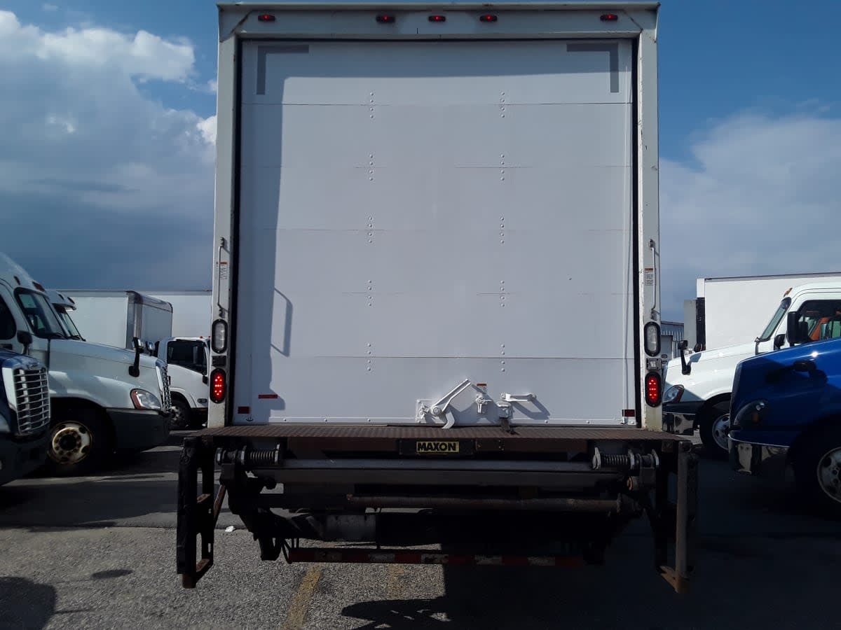 2016 Freightliner M2 106 649637
