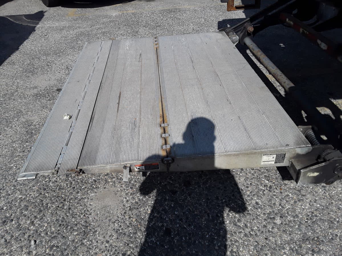 2016 Freightliner M2 106 649639