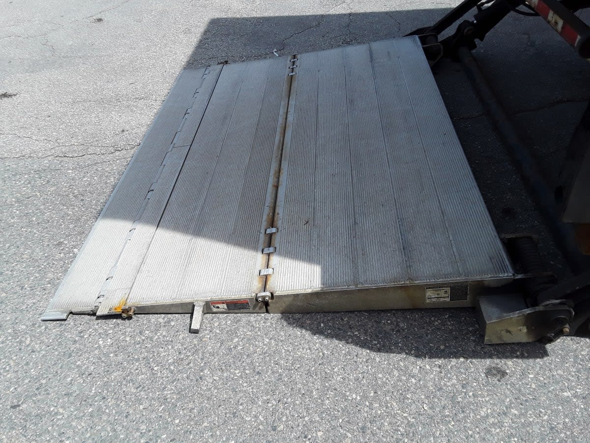 2016 Freightliner M2 106 649640
