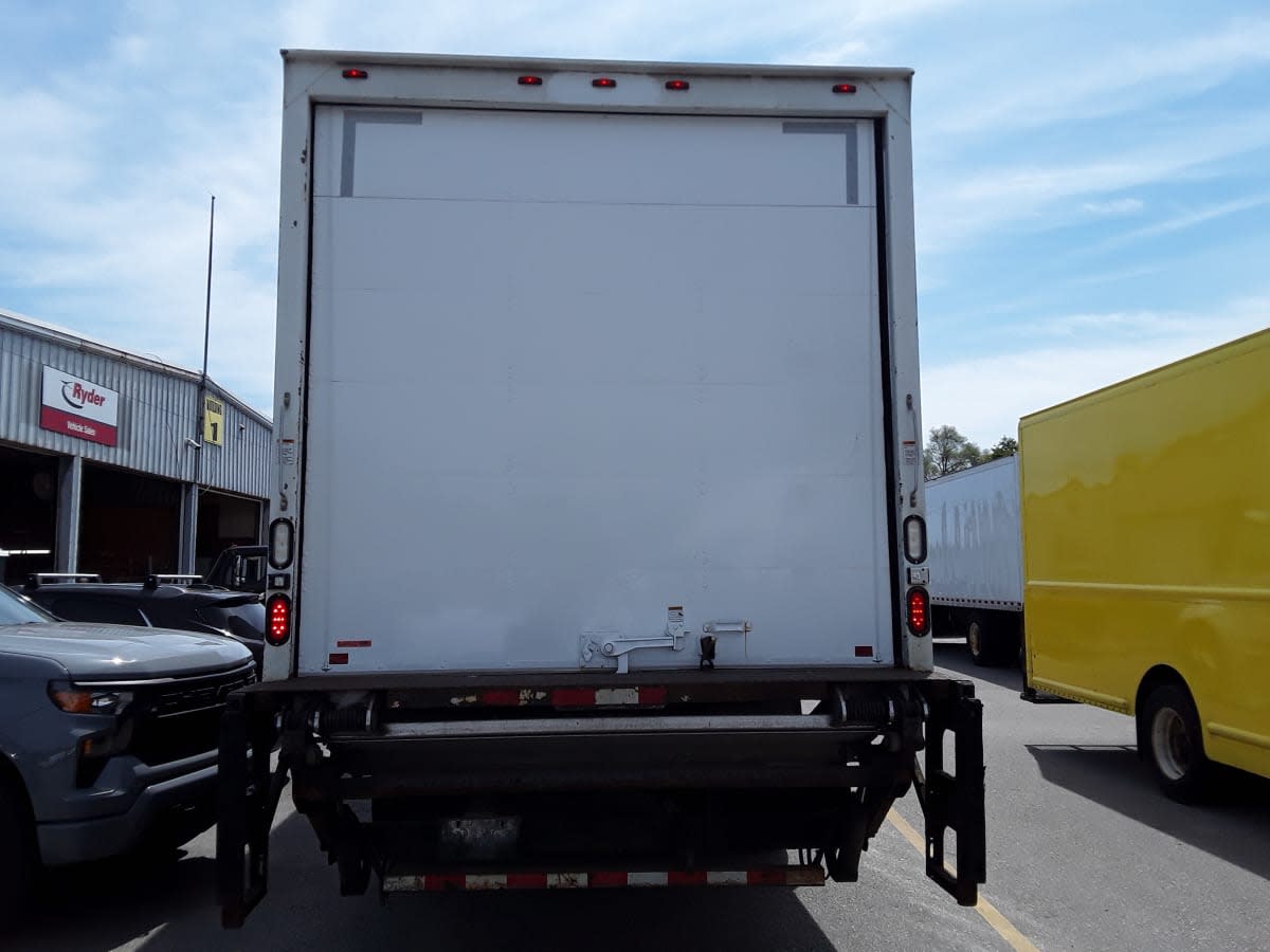 2016 Freightliner M2 106 649640