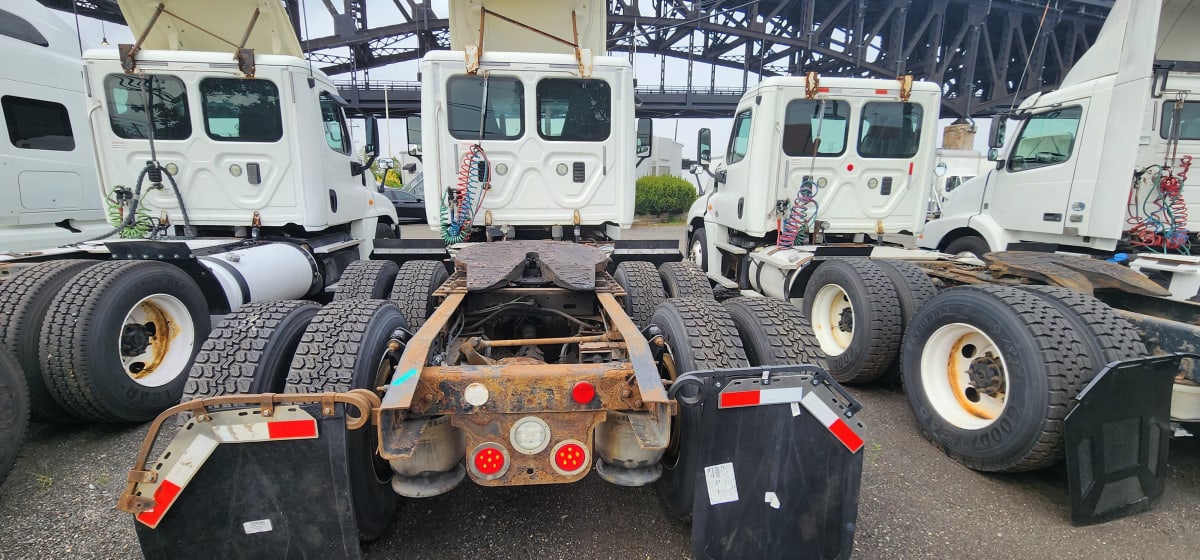 2016 Freightliner/Mercedes CASCADIA 125 649908