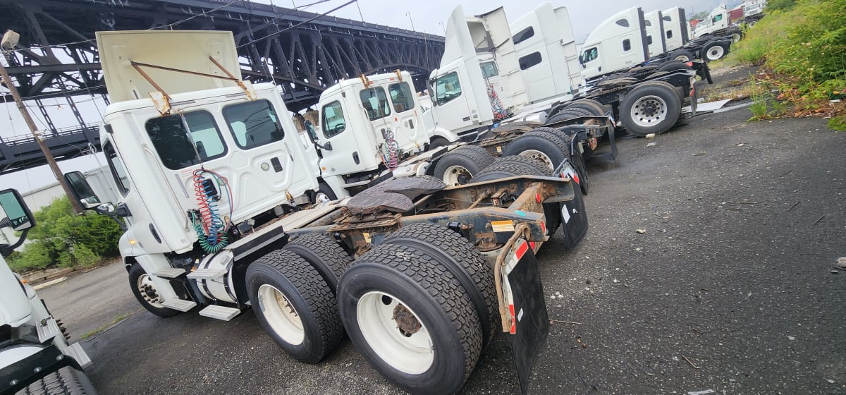 2016 Freightliner/Mercedes CASCADIA 125 649908