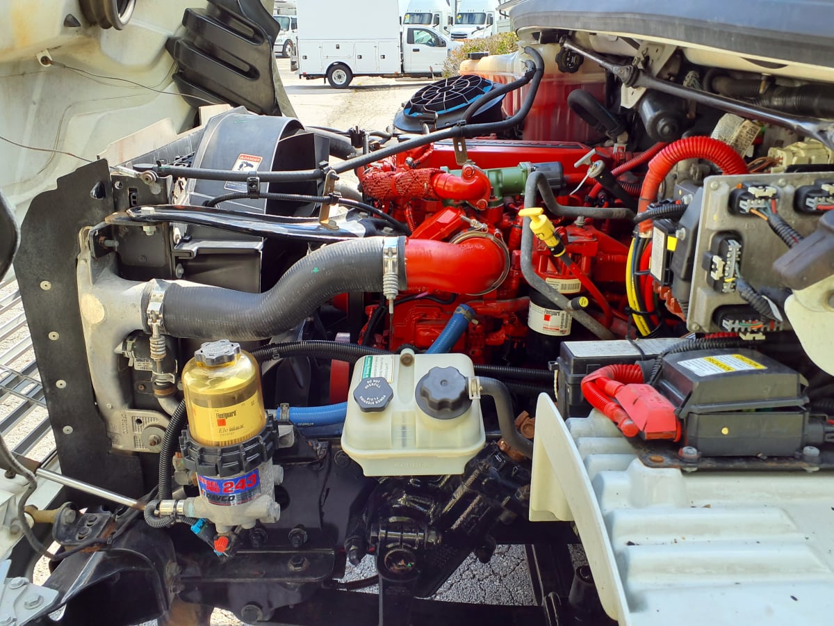 2016 Freightliner/Mercedes M2 106 650392