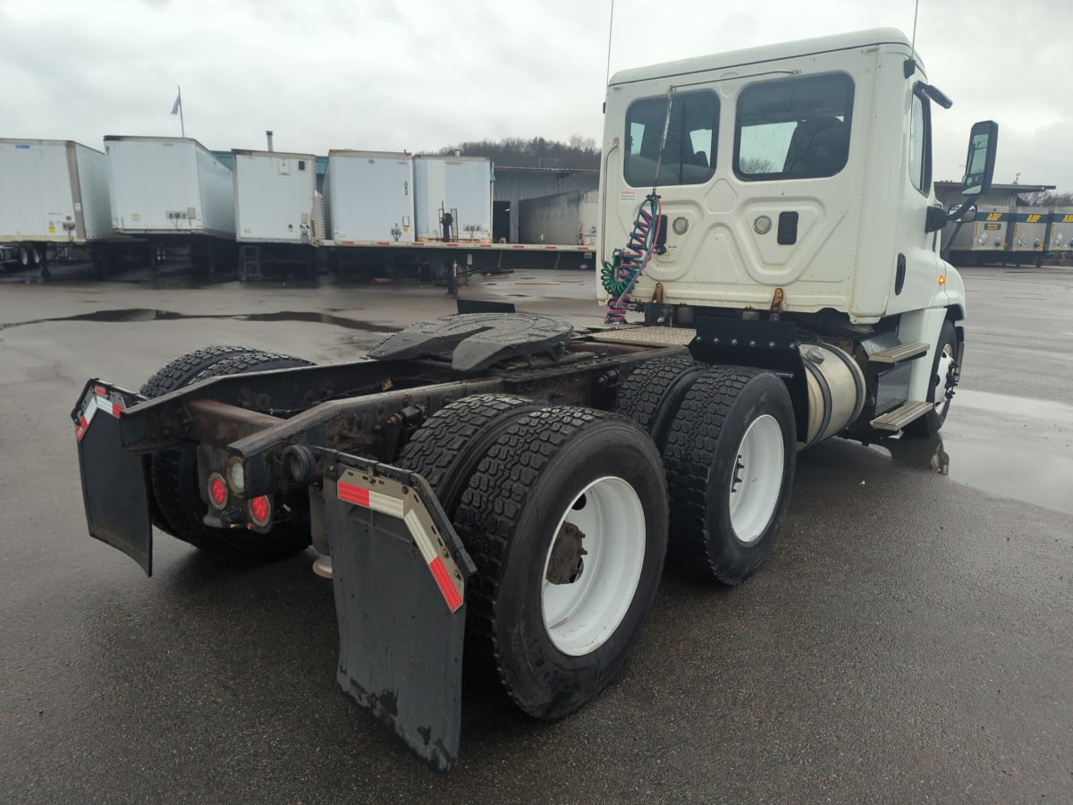 2016 Freightliner/Mercedes CASCADIA 125 650430