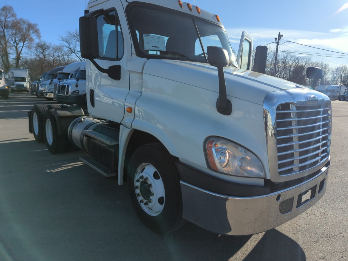 2016 Freightliner/Mercedes CASCADIA 125 650432