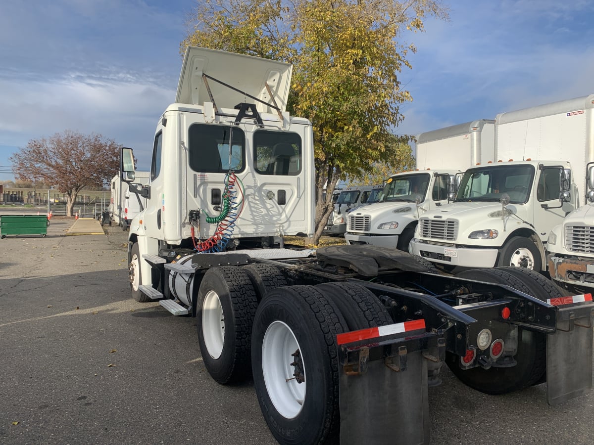 2016 Freightliner/Mercedes CASCADIA 125 650443