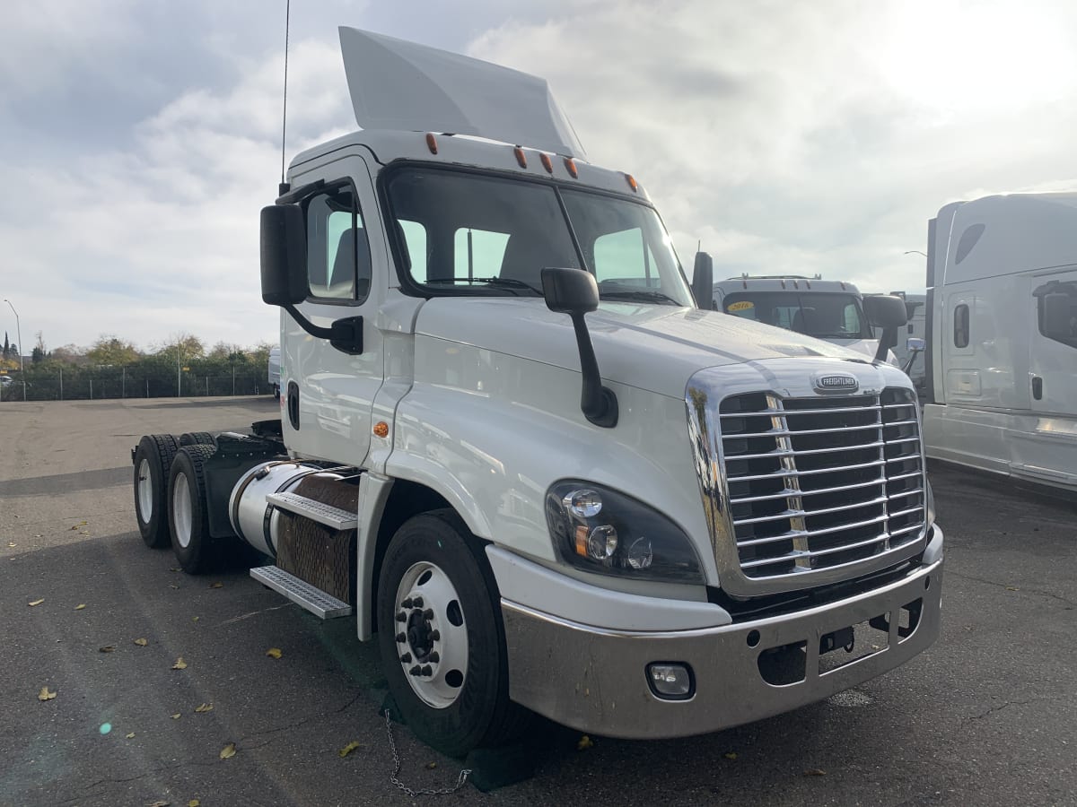 2016 Freightliner/Mercedes CASCADIA 125 650443