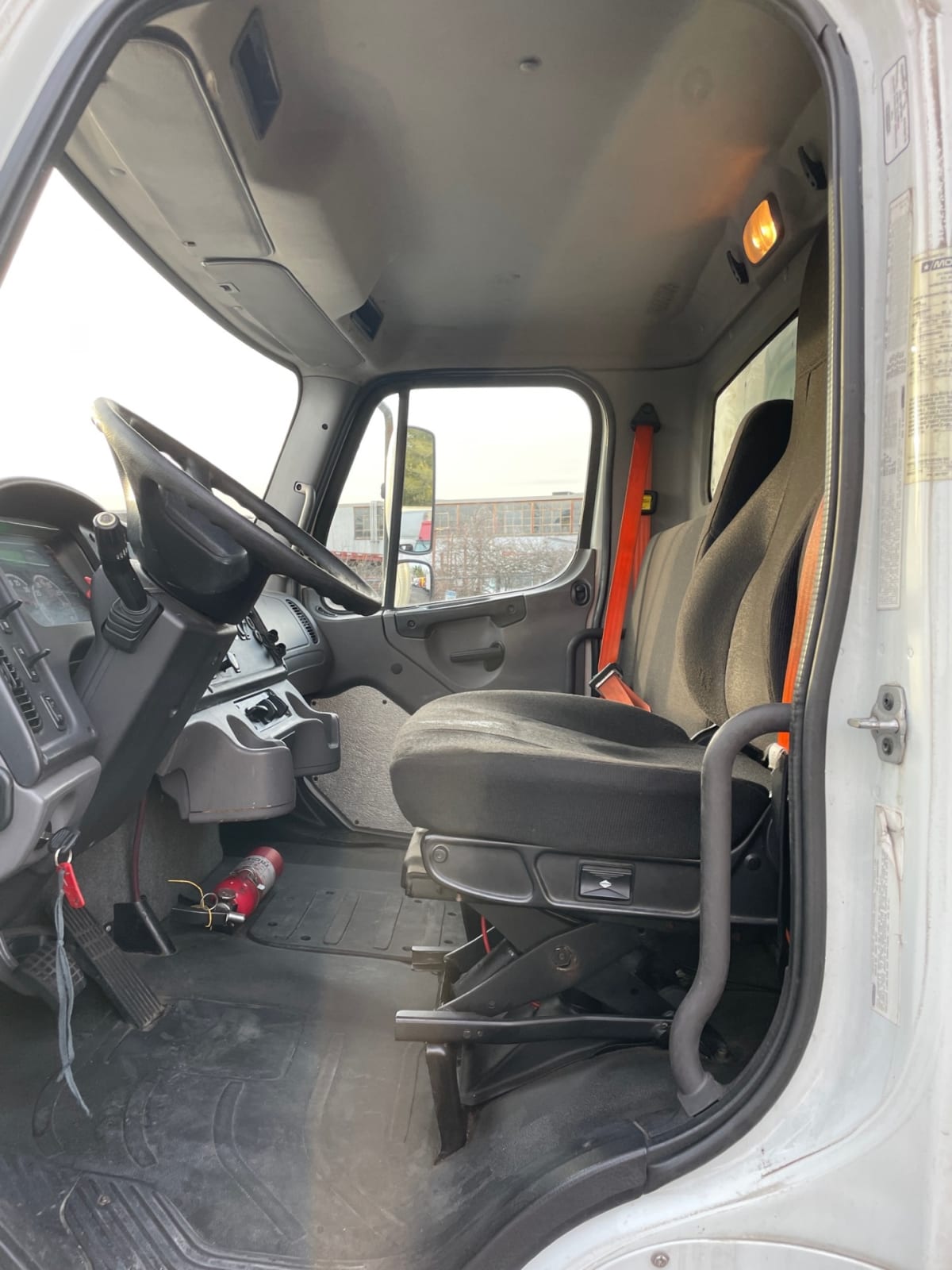 2016 Freightliner/Mercedes M2 106 650518