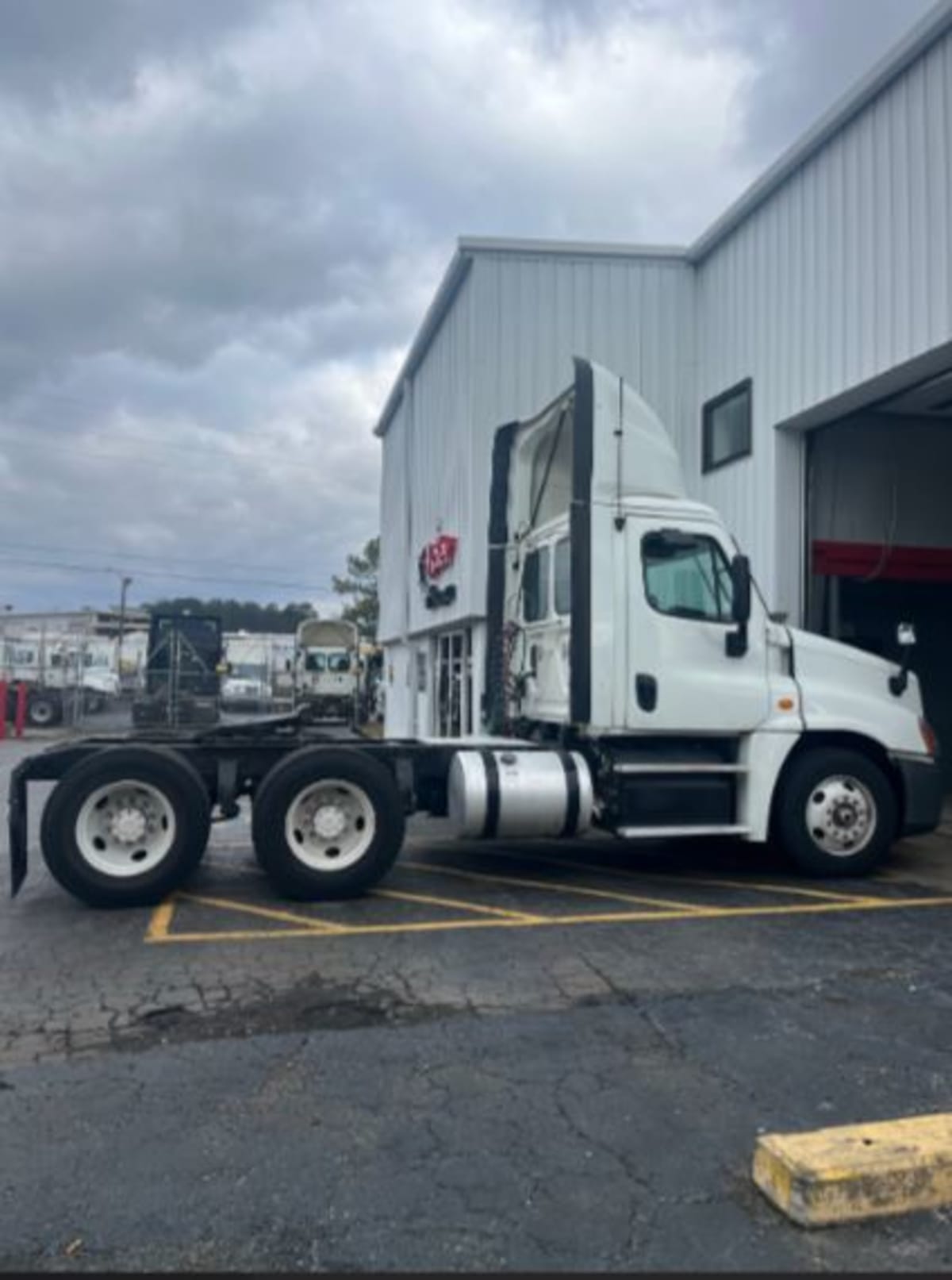 2016 Freightliner/Mercedes CASCADIA 125 650547