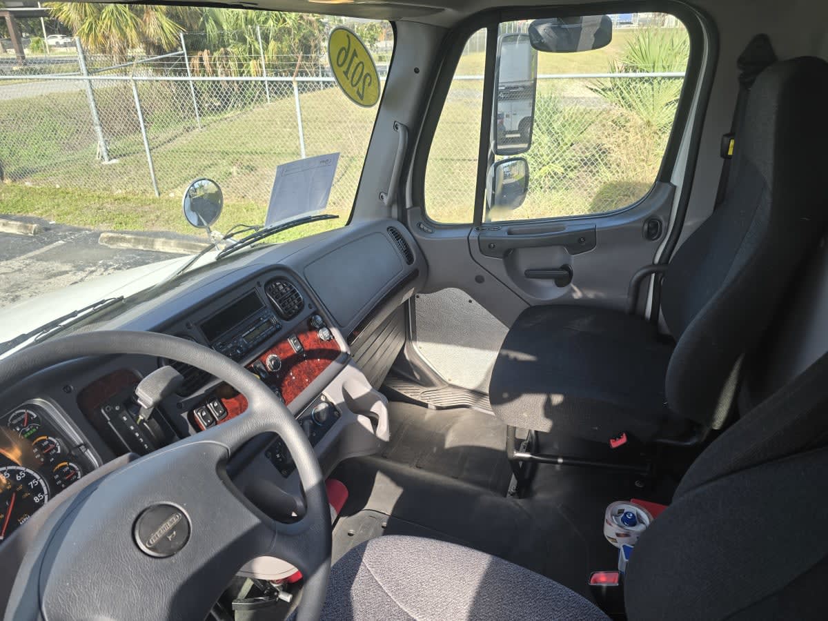2016 Freightliner/Mercedes M2 106 650616