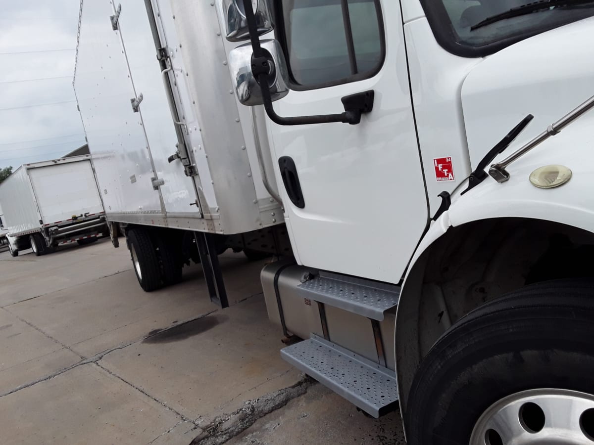 2016 Freightliner/Mercedes M2 106 650773