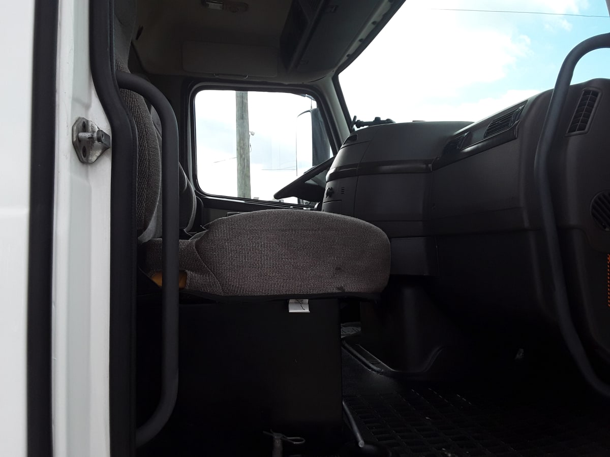 2016 Volvo VNL64TRACTOR 650794