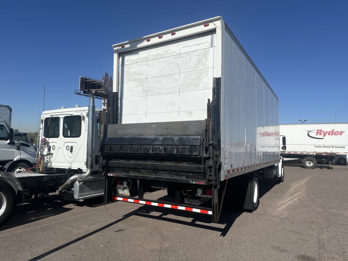 2016 Freightliner/Mercedes M2 106 650908
