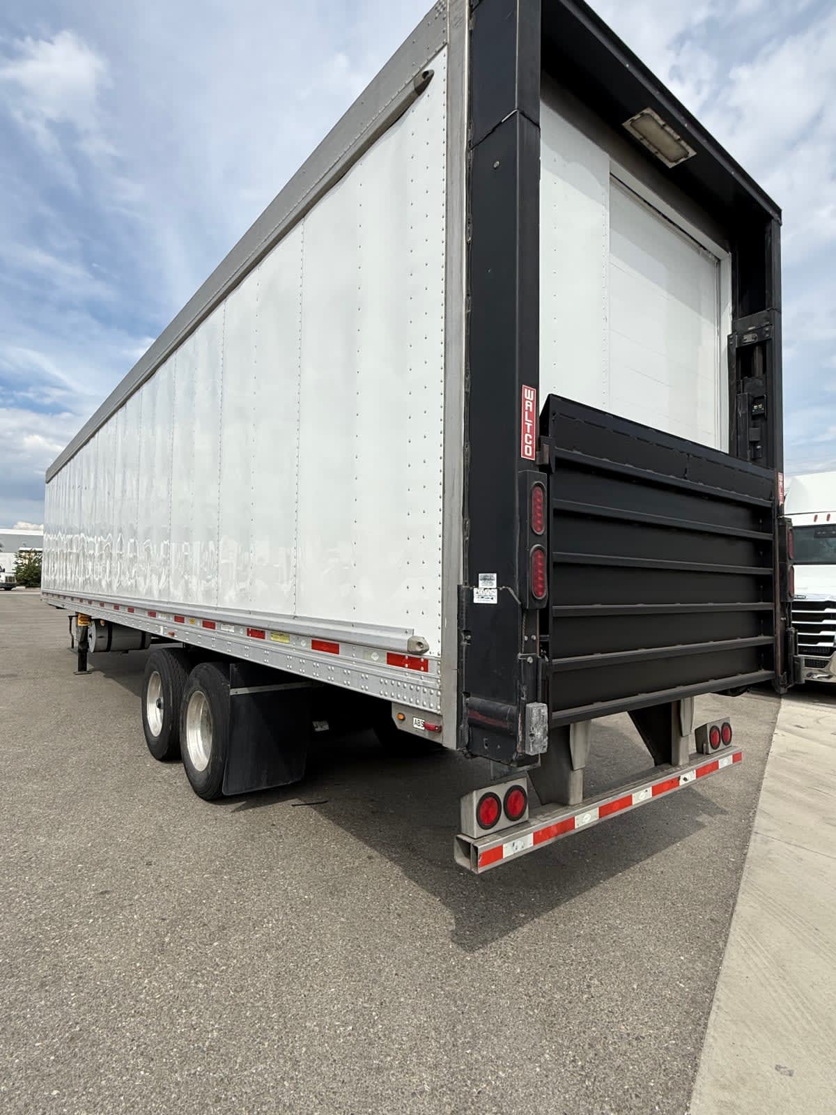 2016 Utility Trailers VS2R-45/162/96 650917