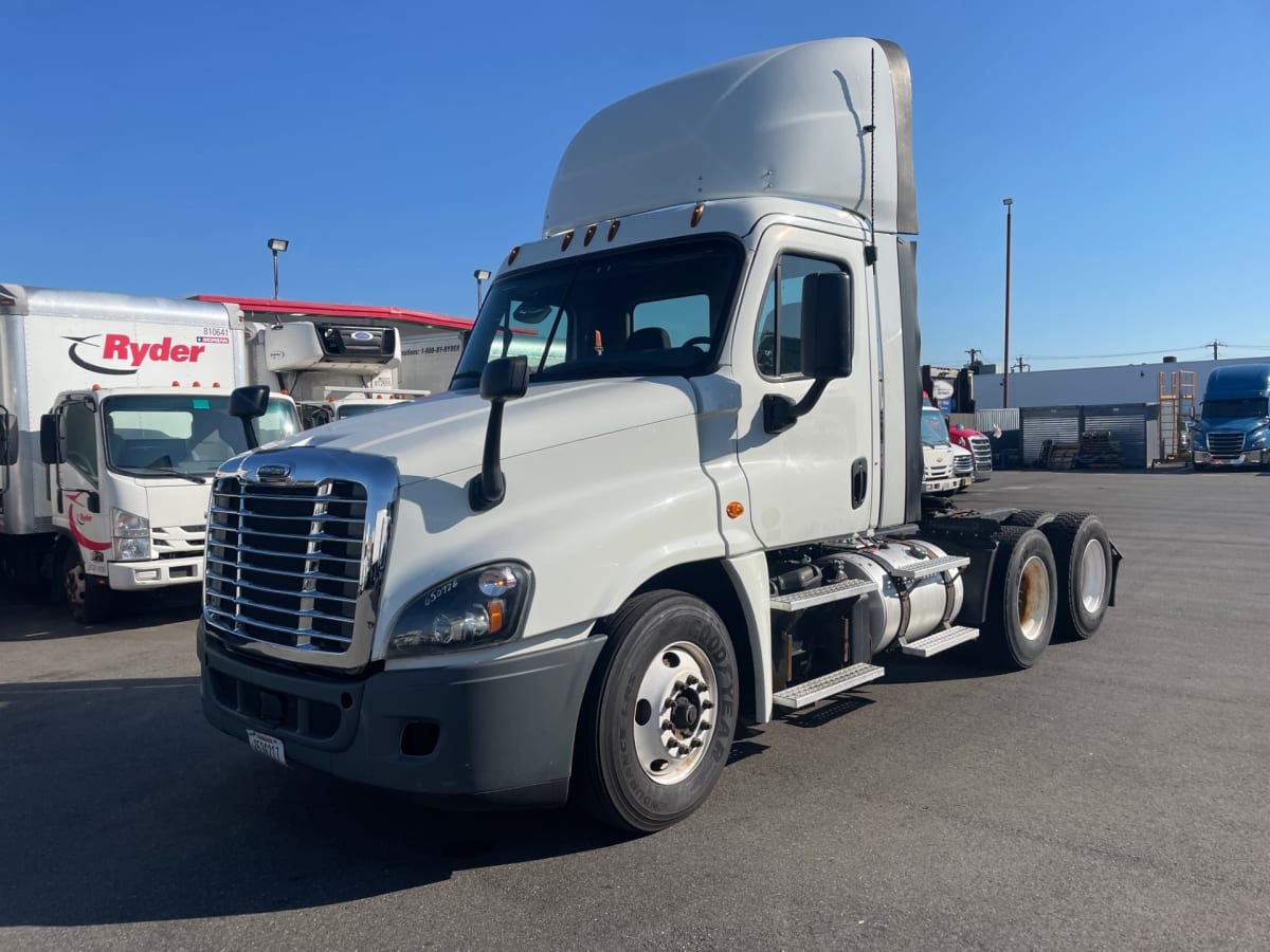 2016 Freightliner/Mercedes CASCADIA 125 650926