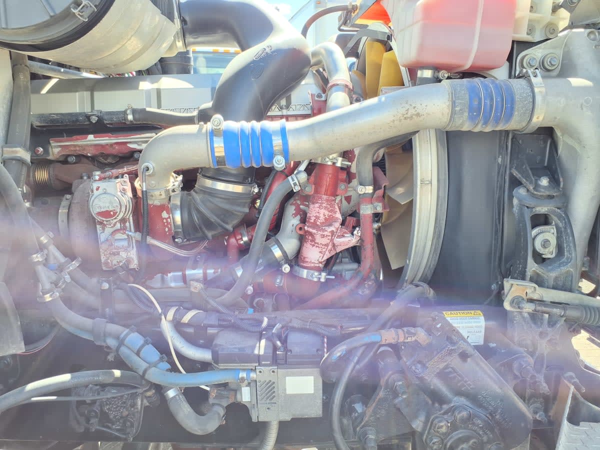 2016 Mack Trucks, Inc. GU 800 651116