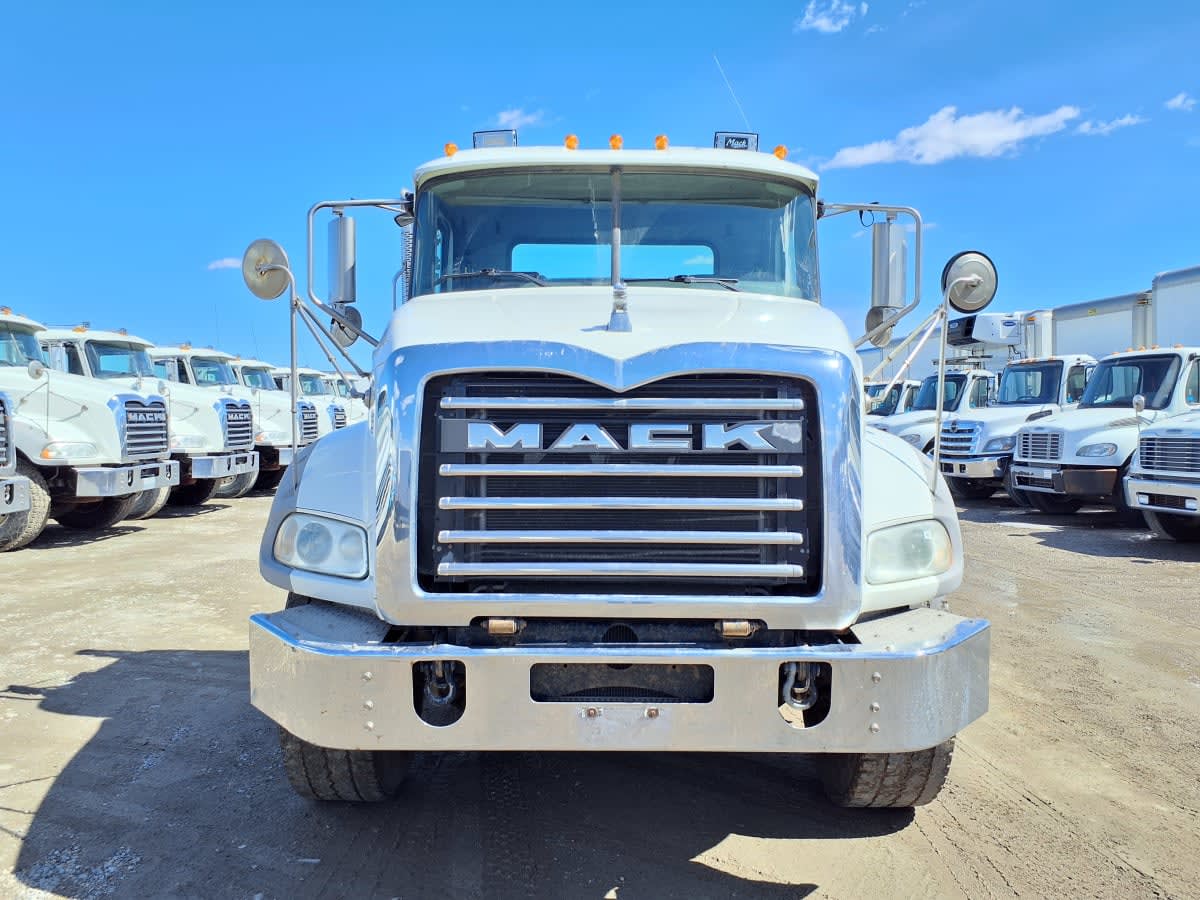 2016 Mack Trucks, Inc. GU 800 651116
