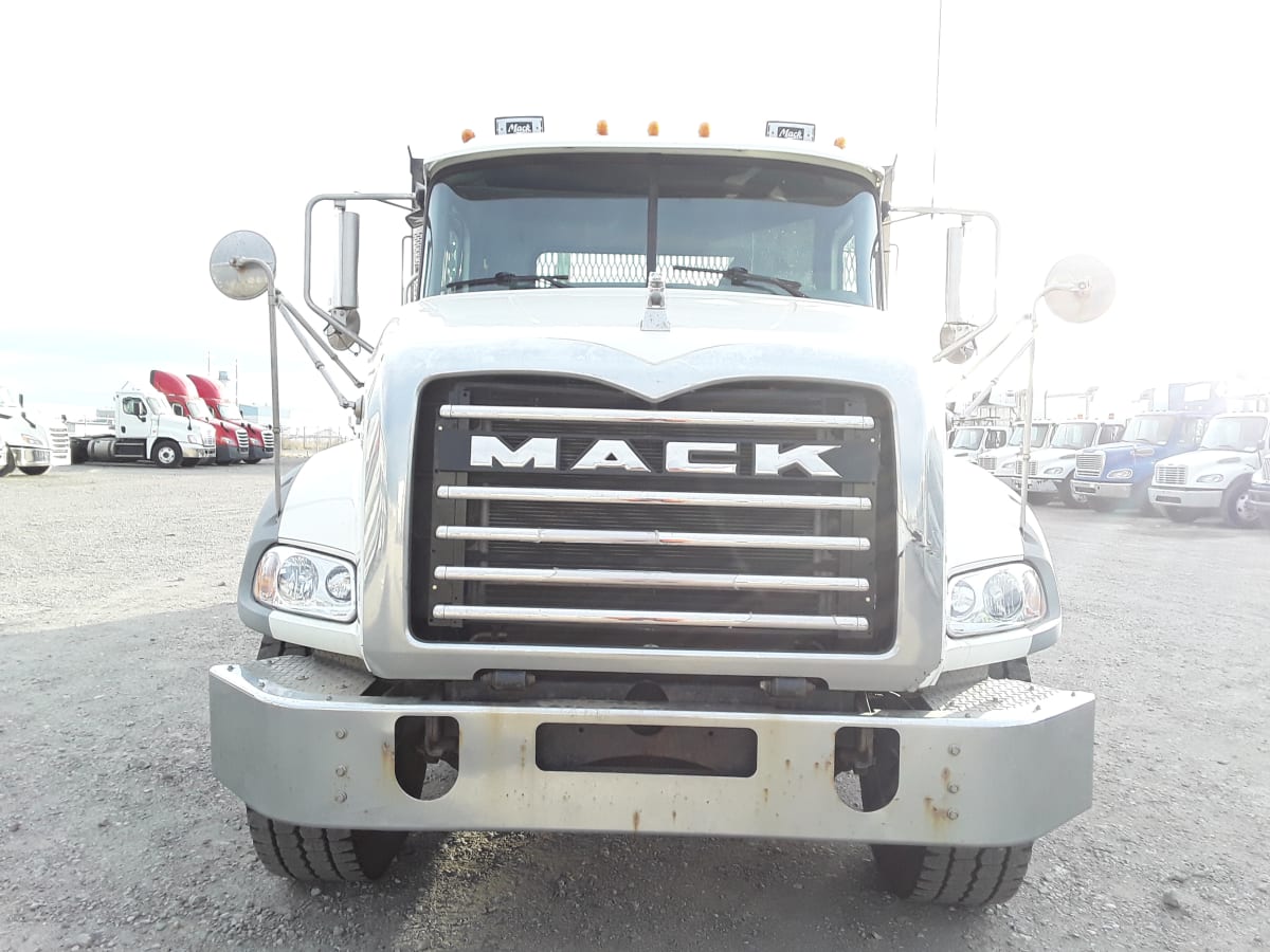 2016 Mack Trucks, Inc. GU 800 651120