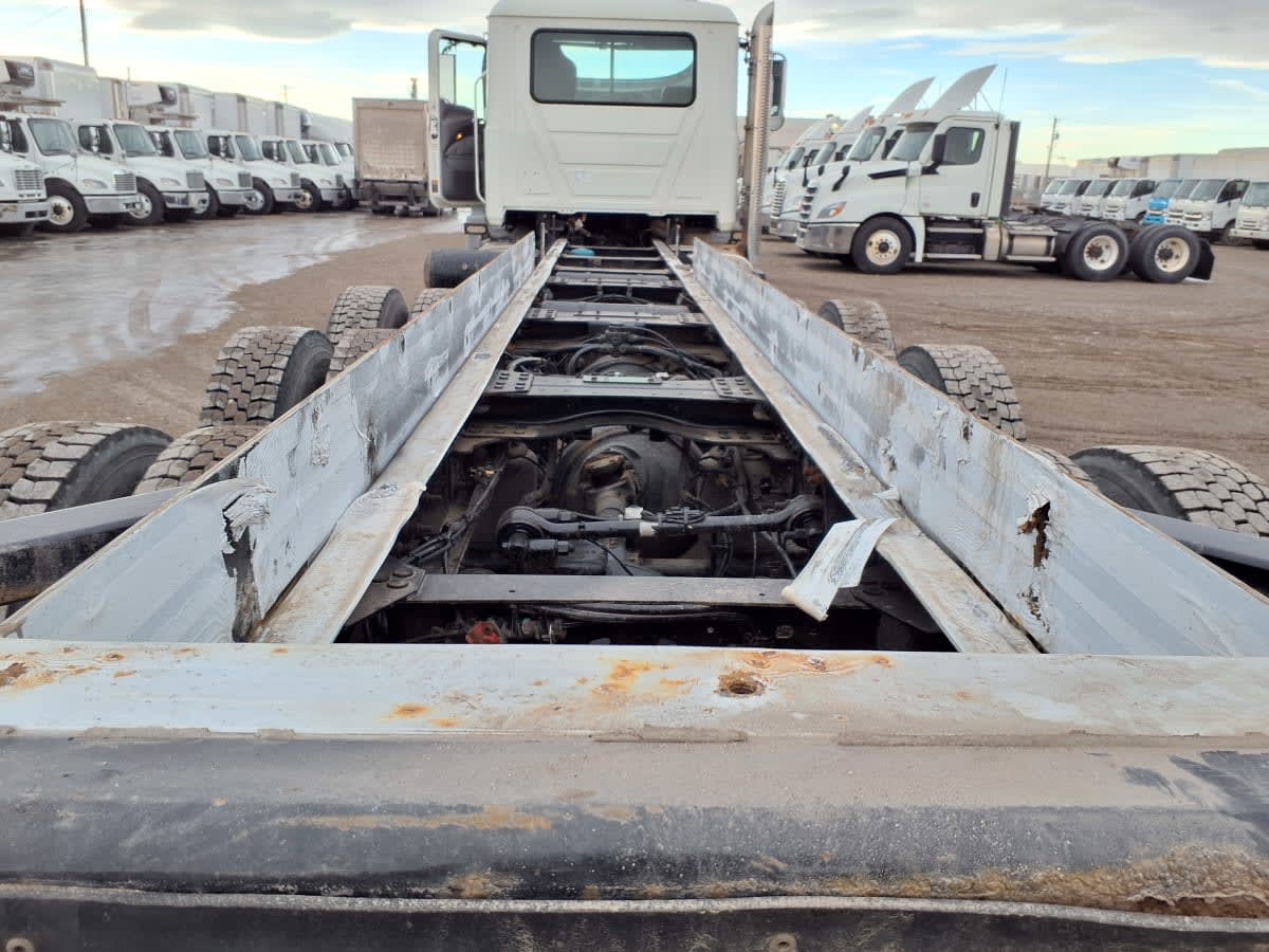 2016 Mack Trucks, Inc. GU 800 651188