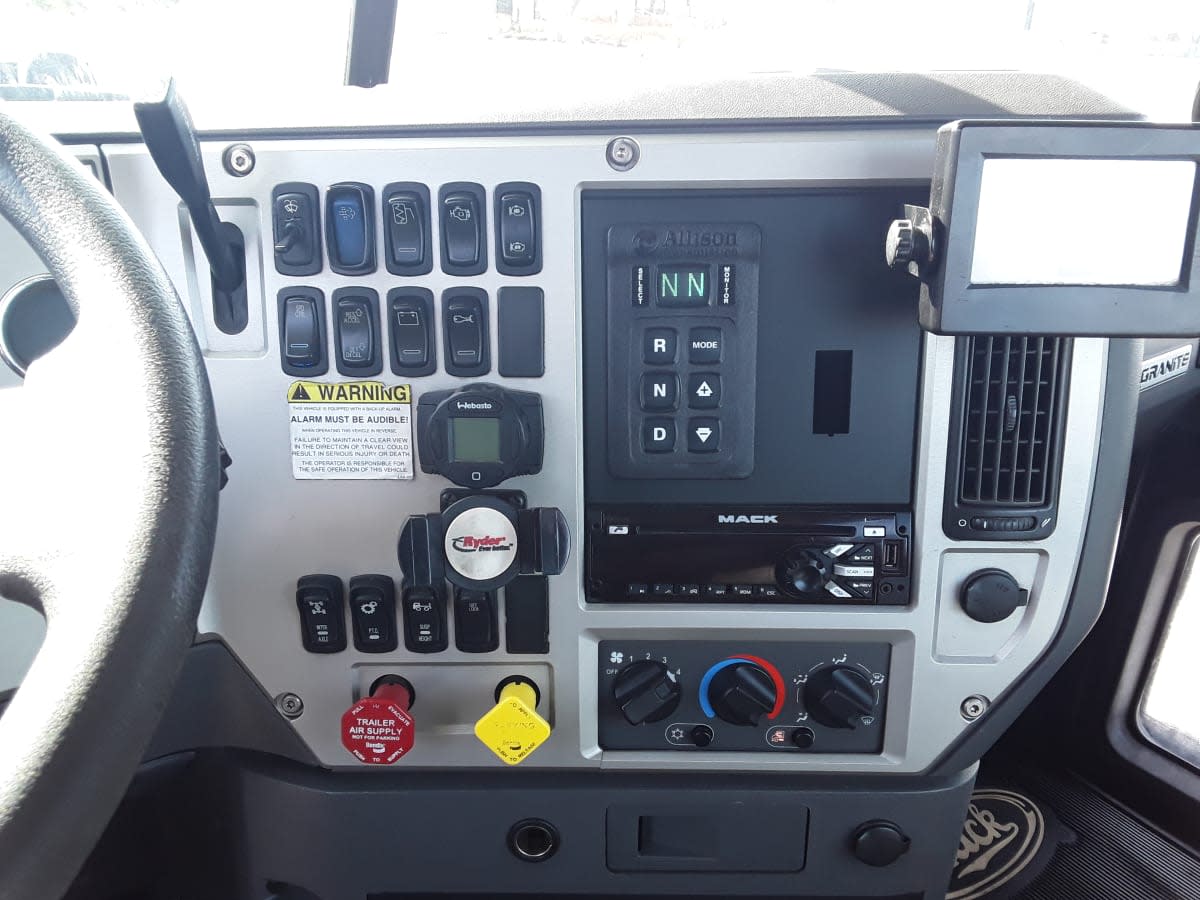 2016 Mack Trucks, Inc. GU813 651227