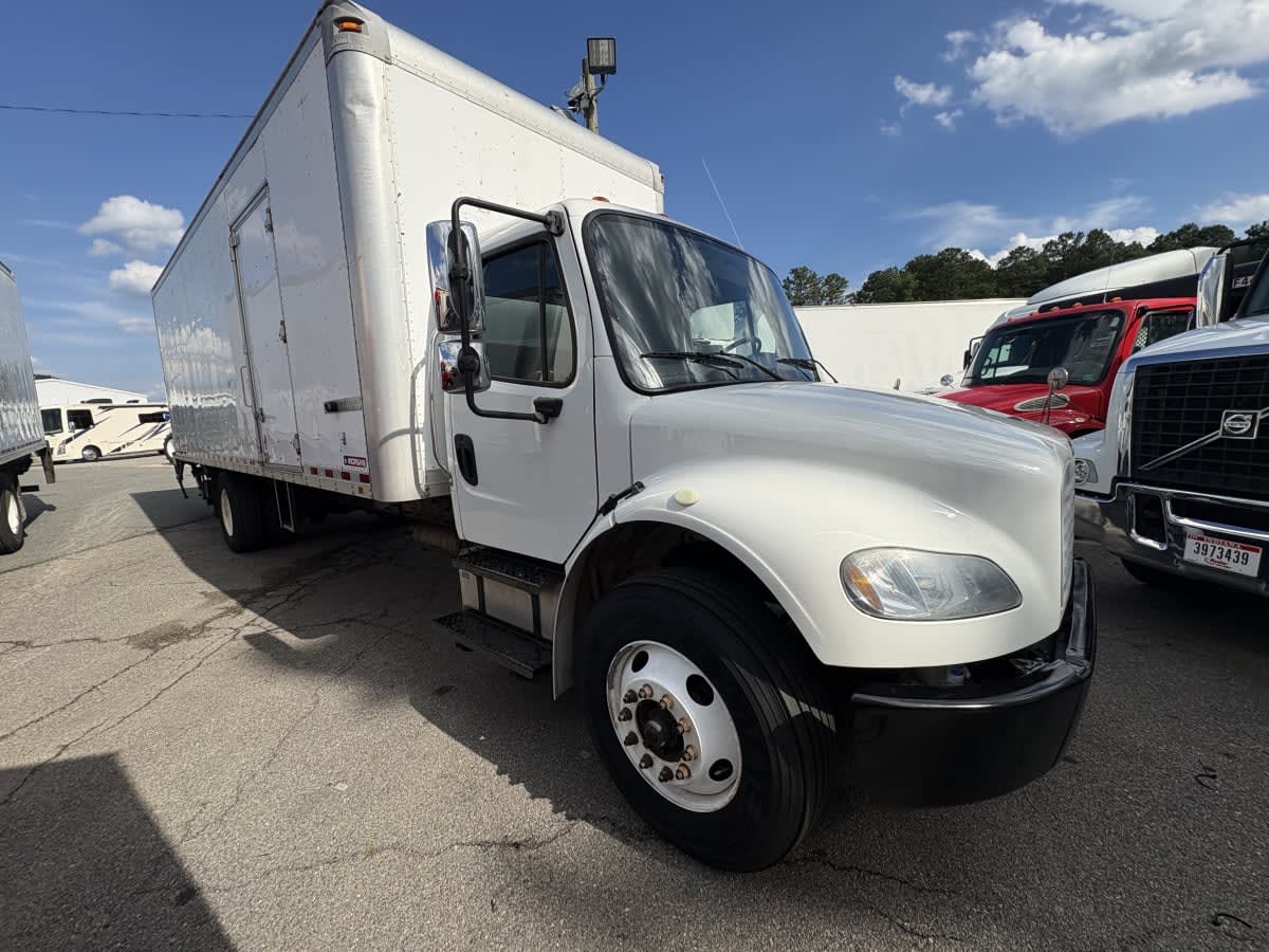 2016 Freightliner M2 106 in Ashland, VA — photo 3