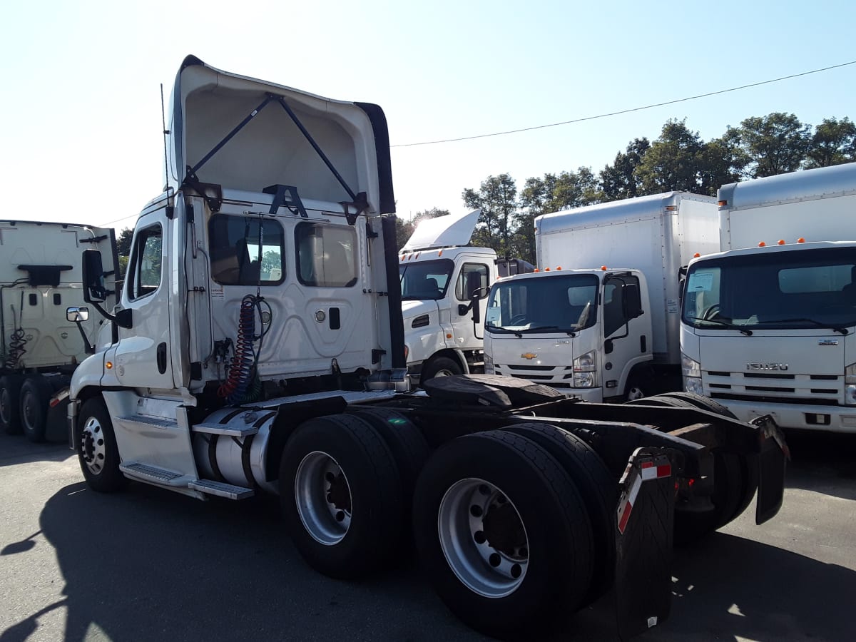 2016 Freightliner/Mercedes CASCADIA 125 651389