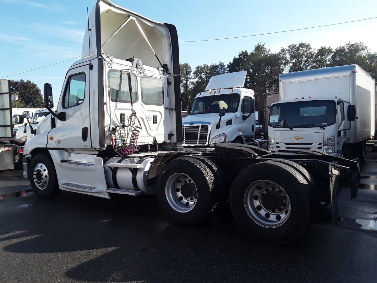 2016 Freightliner/Mercedes CASCADIA 125 651392