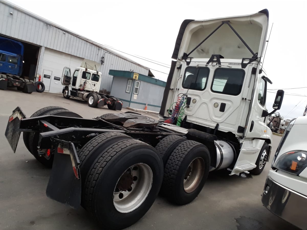 2016 Freightliner/Mercedes CASCADIA 125 651394