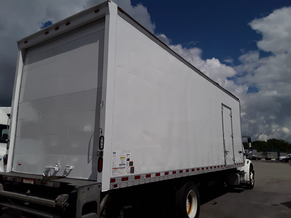 2016 Freightliner/Mercedes M2 106 651480