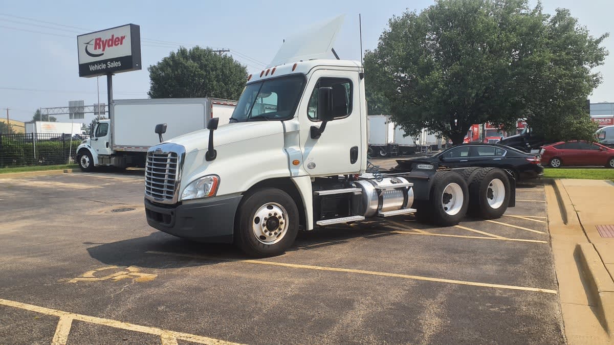 2016 Freightliner Cascadia in Bolingbrook, IL