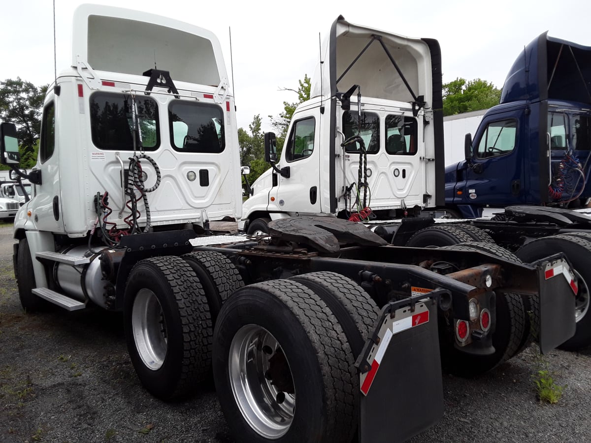 2016 Freightliner/Mercedes CASCADIA 125 651666