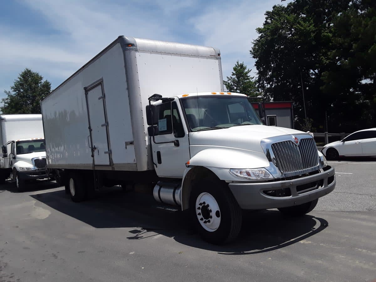 2016 International 4300 in Charlotte, NC — photo 3