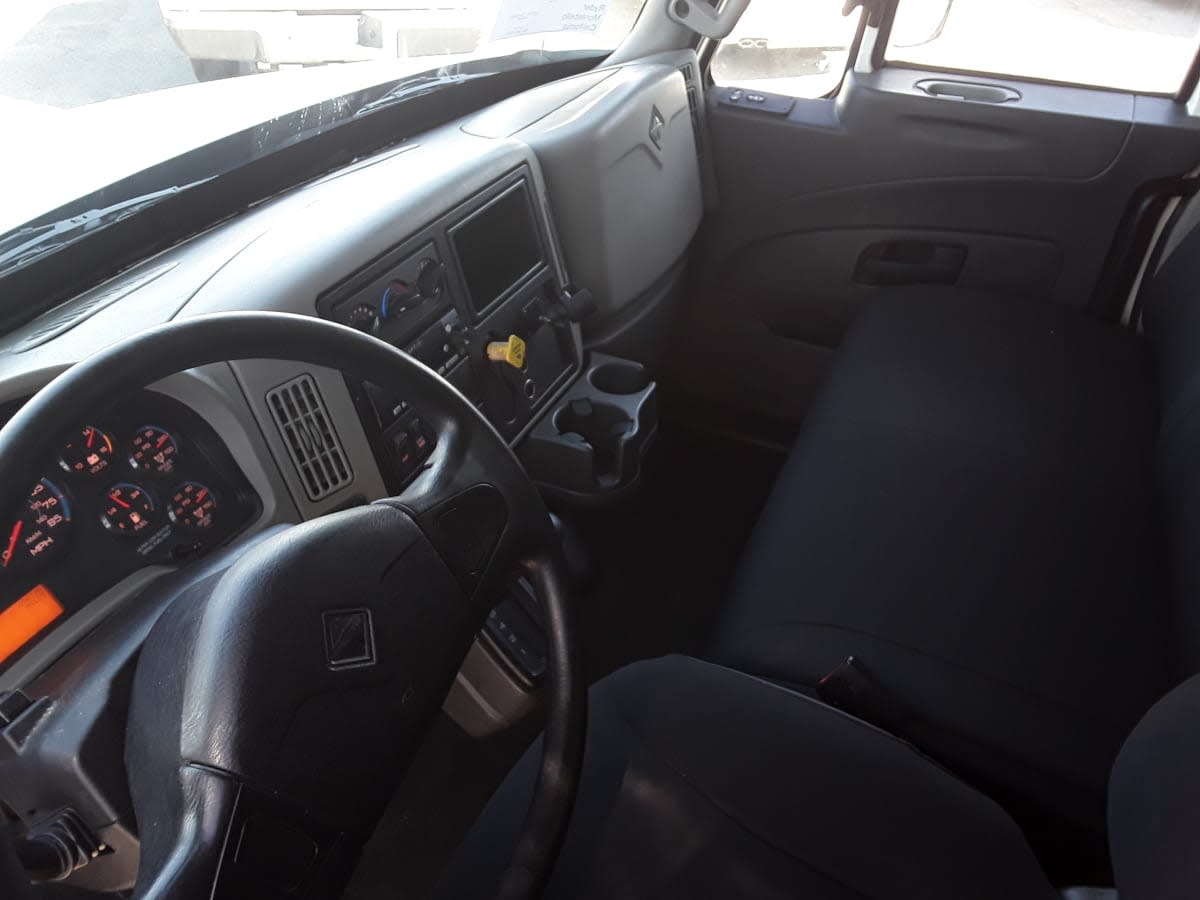 2016 Navistar International 4300 651911