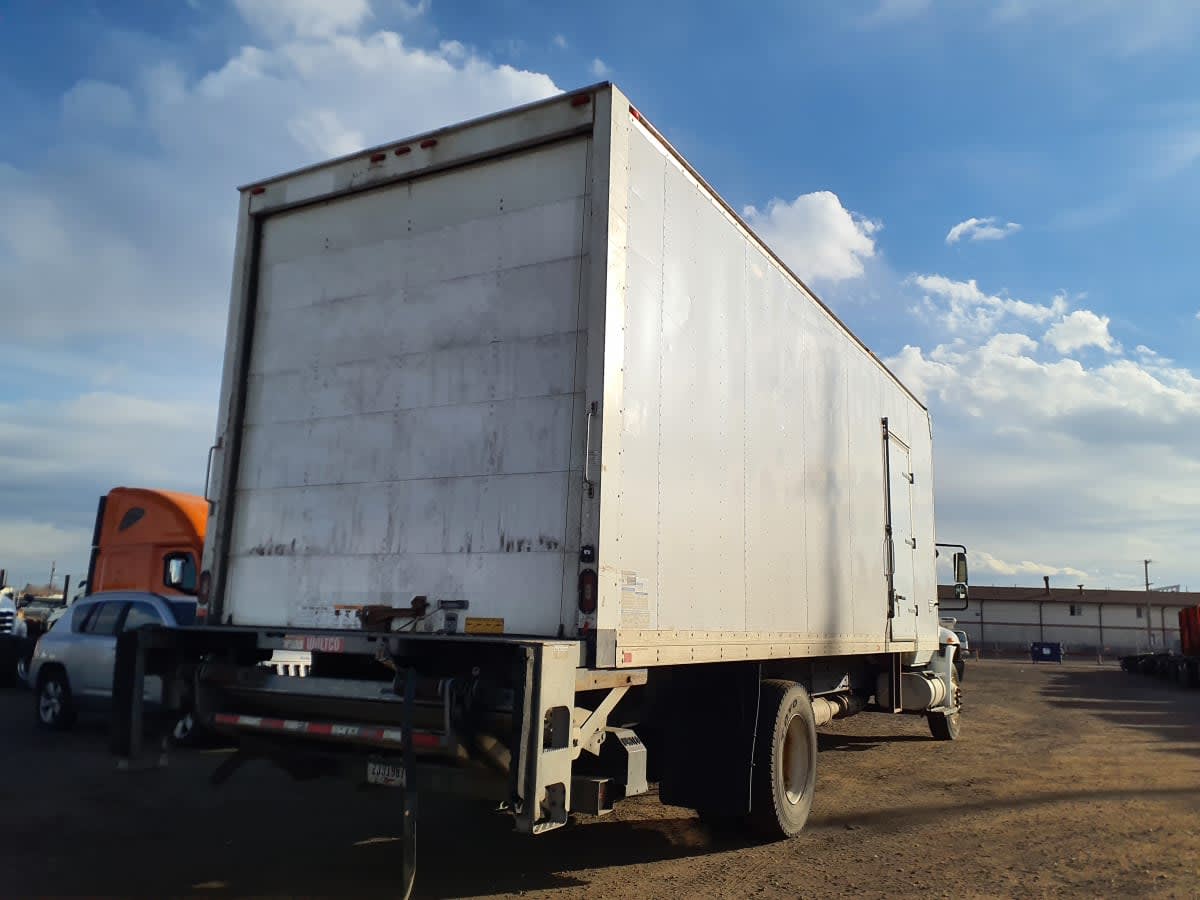 2016 International 4300 - image 4