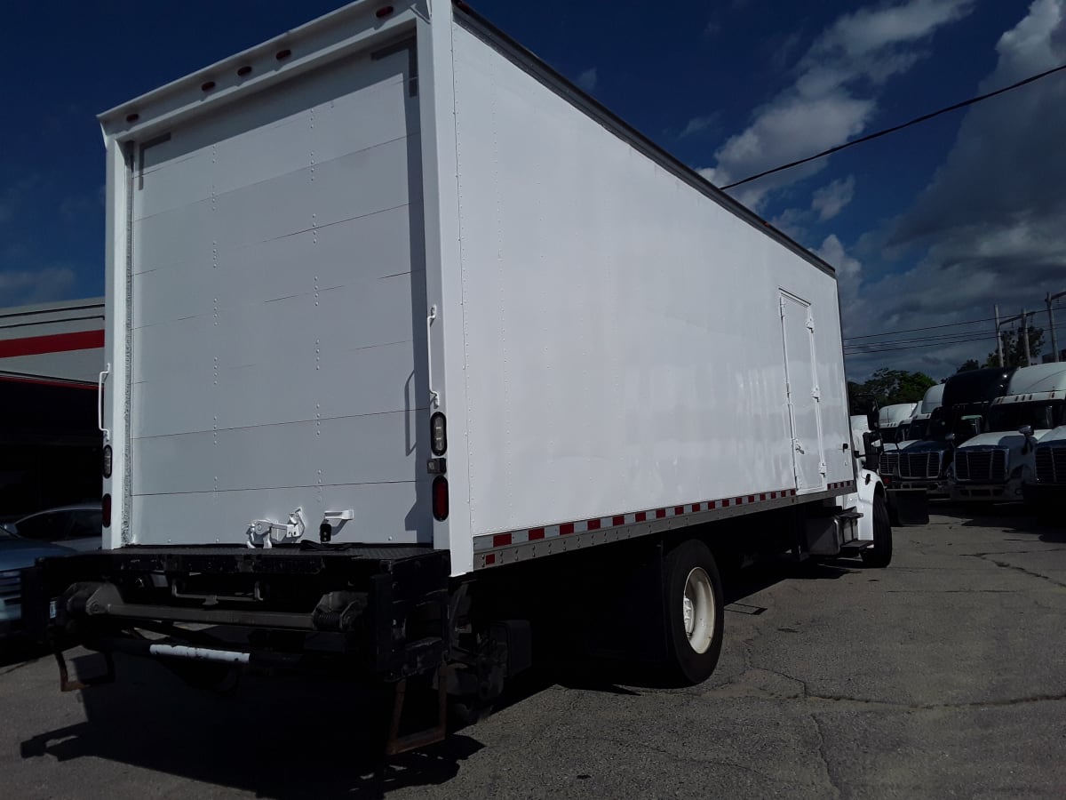 2016 Freightliner/Mercedes M2 106 651938