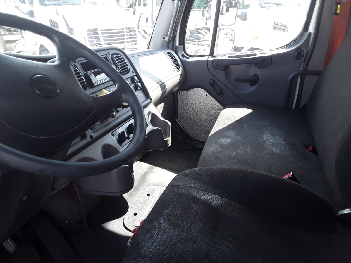 2016 Freightliner/Mercedes M2 106 651938