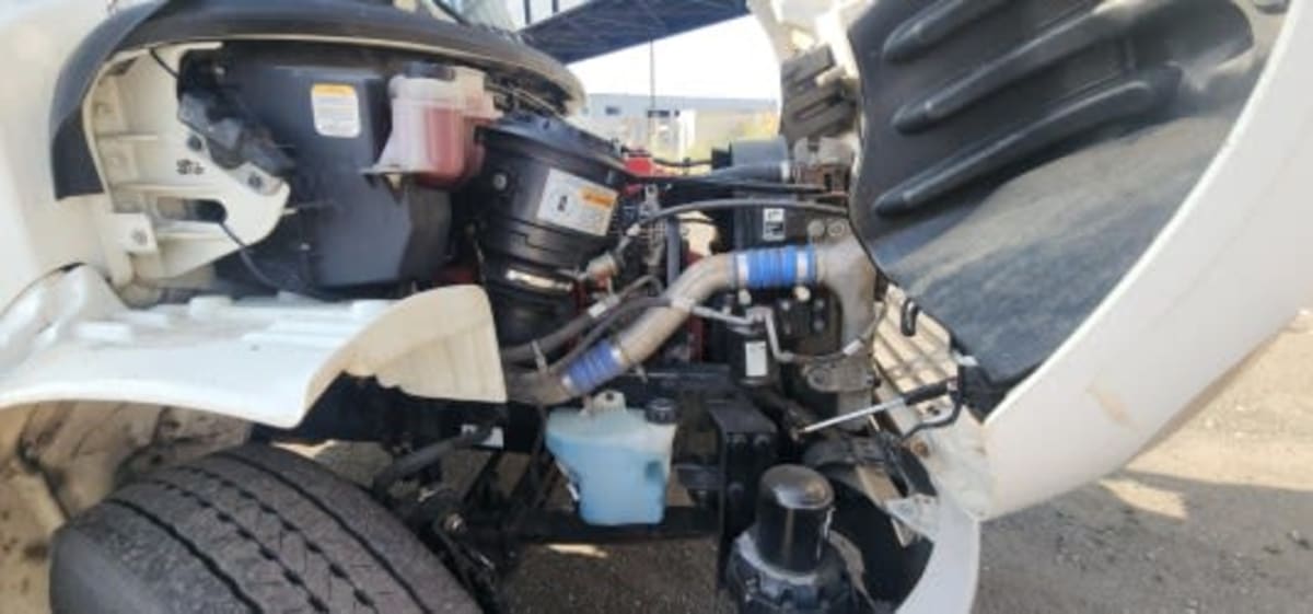 2016 Freightliner/Mercedes M2 106 651946