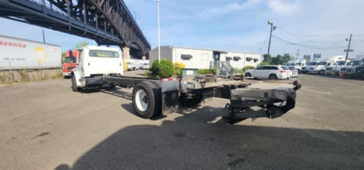 2016 Freightliner/Mercedes M2 106 651946