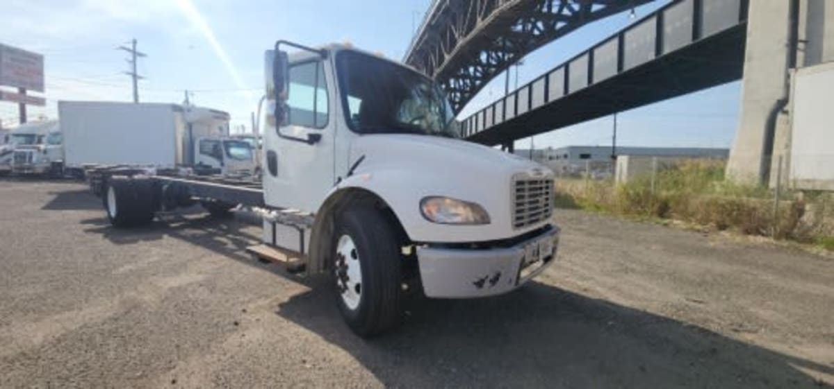 2016 Freightliner/Mercedes M2 106 651946
