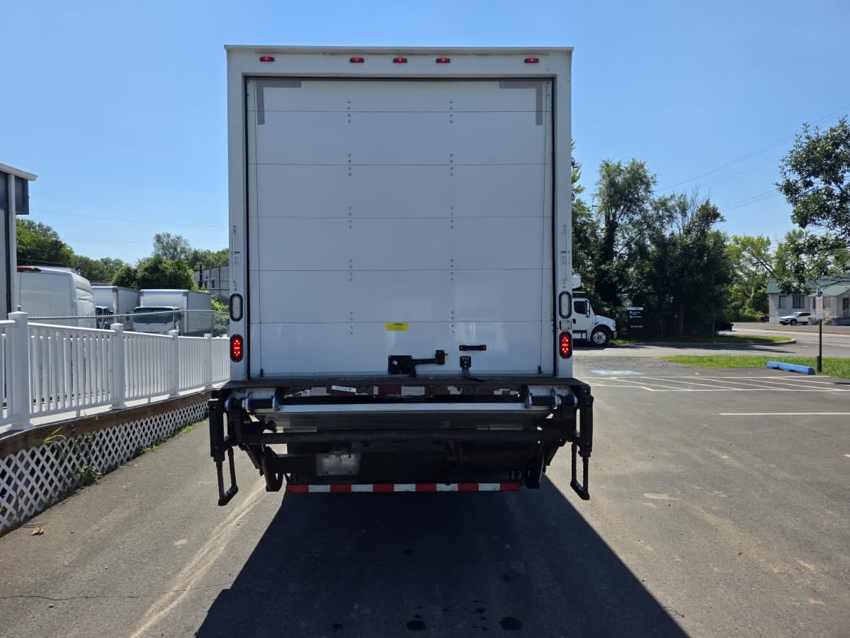 2016 Freightliner/Mercedes M2 106 652048
