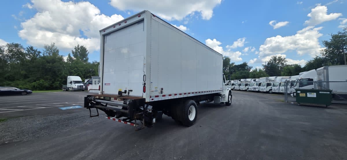 2016 Freightliner M2 106 in Bensalem, PA — photo 4