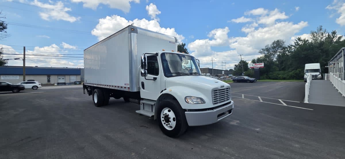 2016 Freightliner M2 106 in Bensalem, PA — photo 3
