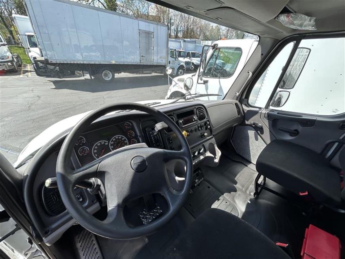 2016 Freightliner/Mercedes M2 106 652170