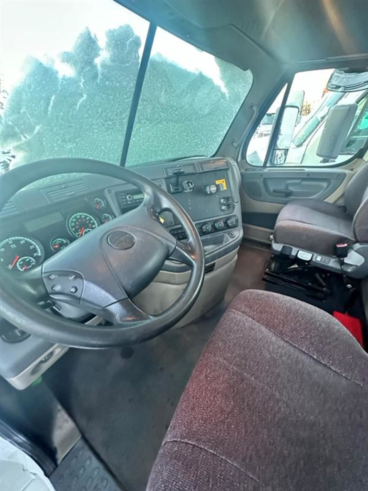 2016 Freightliner/Mercedes CASCADIA 125 652750