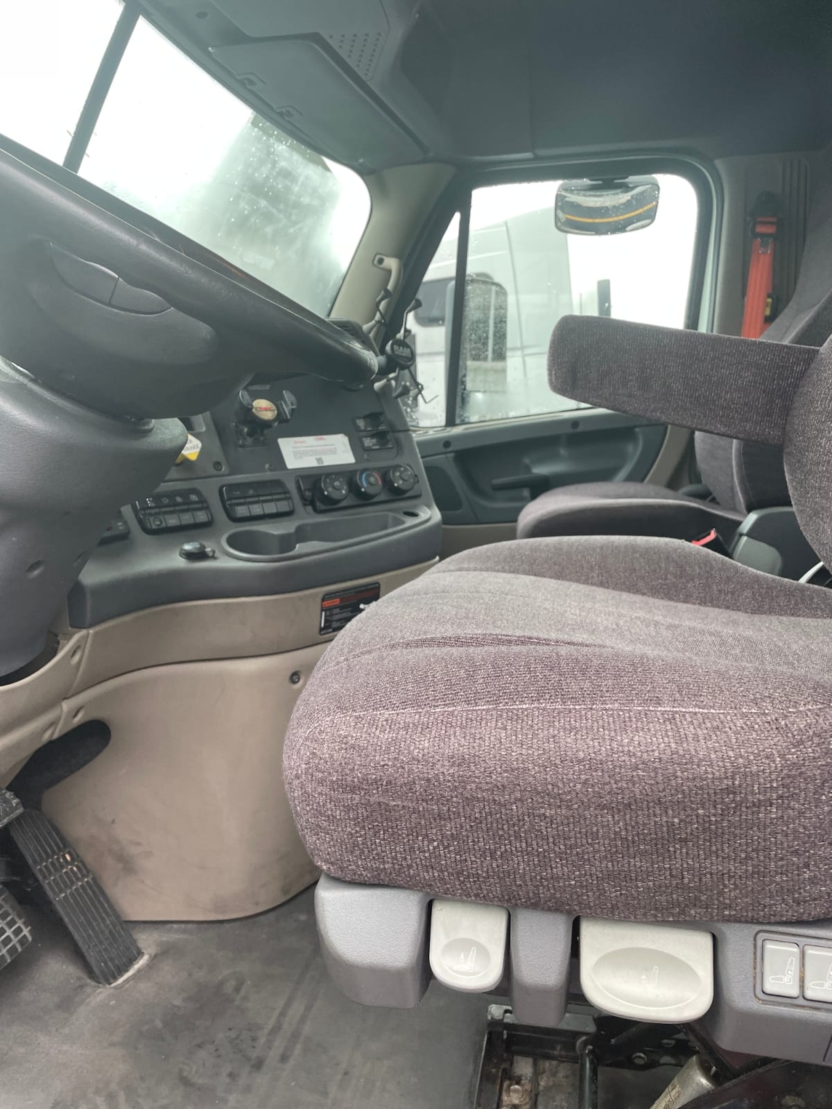 2016 Freightliner/Mercedes CASCADIA 125 652760