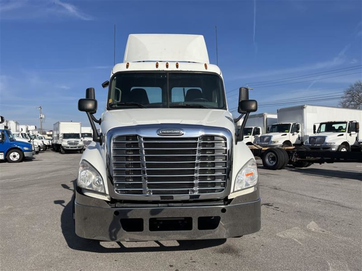 2016 Freightliner - image 2