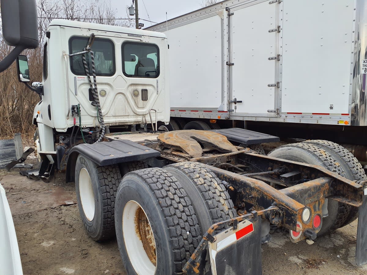 2016 Freightliner/Mercedes CASCADIA 125 652810